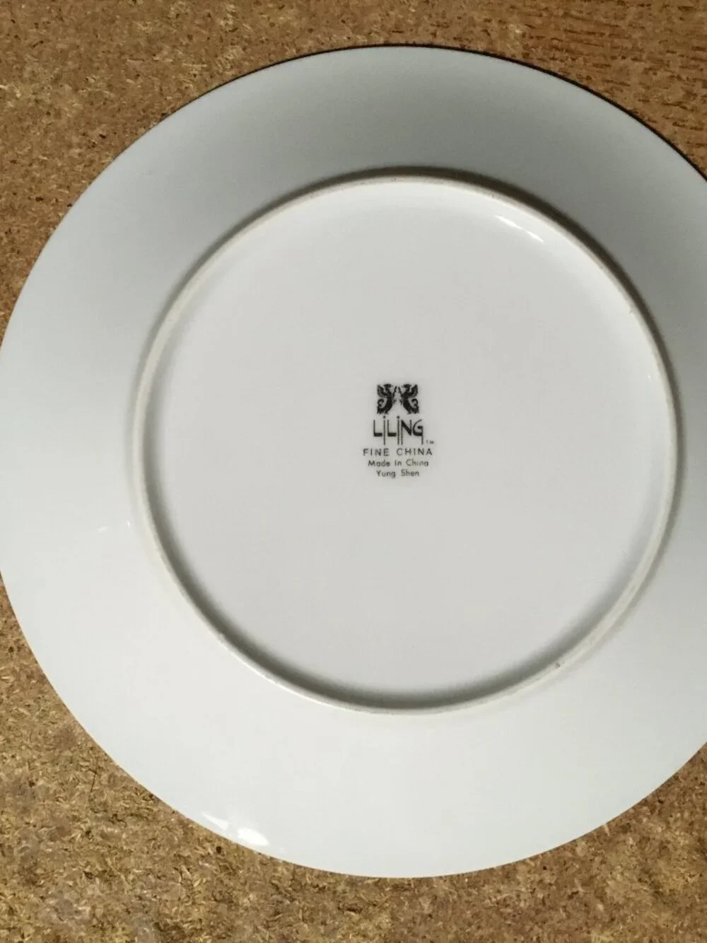 SET OF 8 FLORAL PATTERN PLATES KELTCRAFT 9178 LILING ROYAL SWIRL